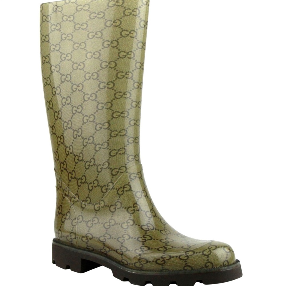 **Used**Gucci rain boots.